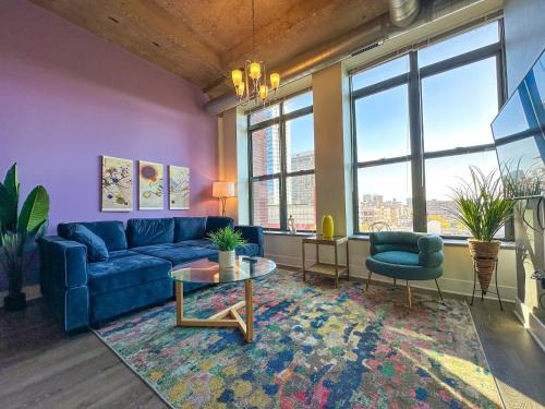 Near South Side Apartment | Modern and Bright 2BR on Michigan Ave with Optional Parking and Gym Access Near Soldier Field & Grant Park
