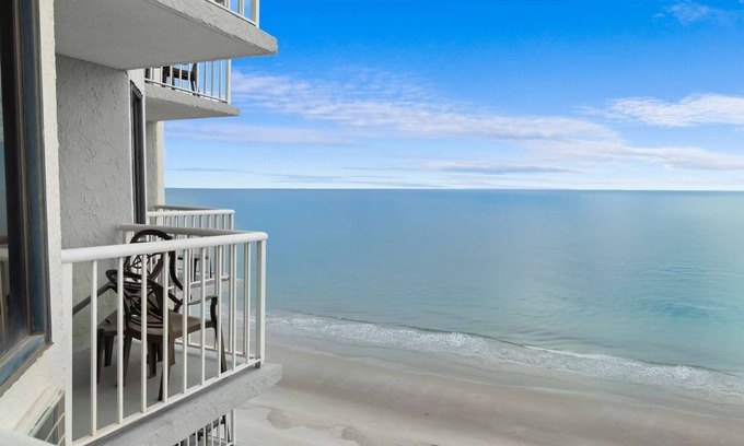 Myrtle Beach Apartment | Modern and Contemporary Oceanfront Retreat