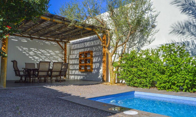 La Paz House | Modern and Cozy Home in Gated Community