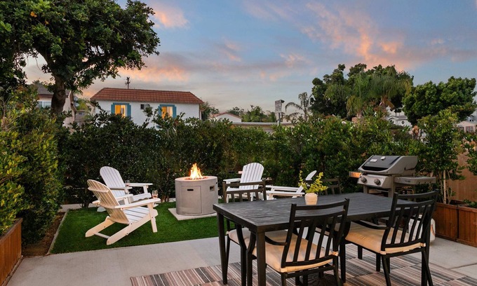 Crown Point House | Modern and Cozy in PB with Patio and Firepit