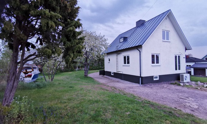 Peru-Lidhem Cottage | Modern and fresh basement apartment for up to 6 plus baby.