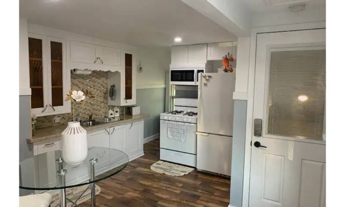 Two Rivers Apartment | Modern and stylish upstairs one bedroom apartment.
