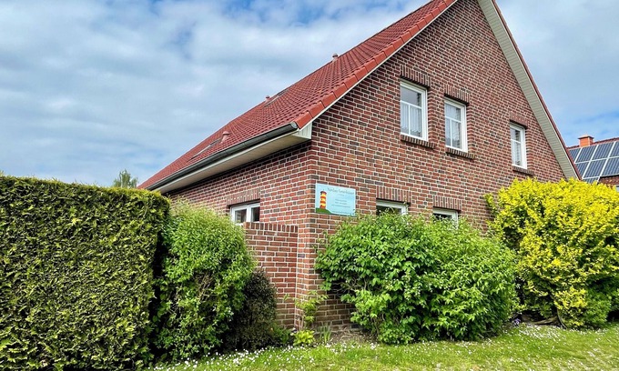 Hamswehrum House | Modern and very child-friendly house. Only 2km to the North Sea.