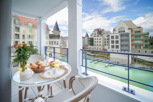 Cormeilles-en-Parisis Apartment | Modern Apartment with River View, Near Paris