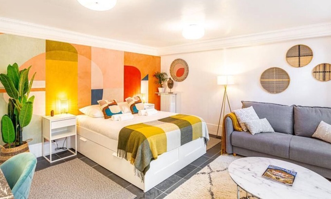 Meudon Apartment | Modern Apartement with Garden and TV Salon, 15' to Eiffel