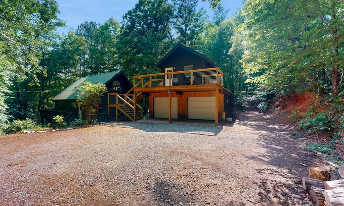 Wilscot Hotel | Modern aparthotel with stunning mountain views & close to the town of Blue Ridge