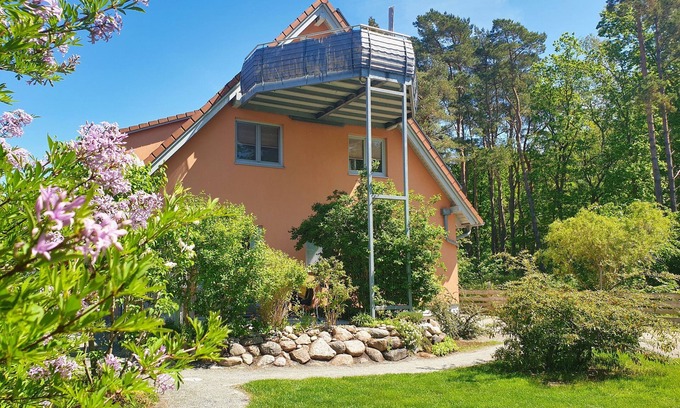 Glowe Apartment | Modern apartment no. 1 with terrace, sauna in the house, garden - vacation apartments by the forest