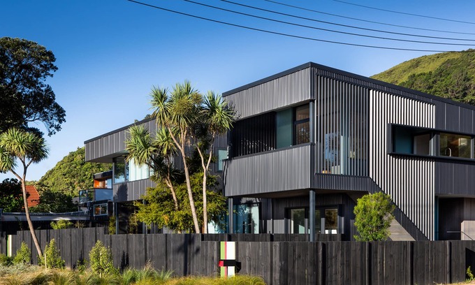 Wellington Apartment | Modern apartment, 5 mins Eastbourne & 2 to beach, views of Wellington Harbour!