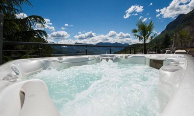Caldaro Sulla Strada del Vino Apartment | Modern Apartment "App. Chardonnay" with Private Whirlpool, Mountain View