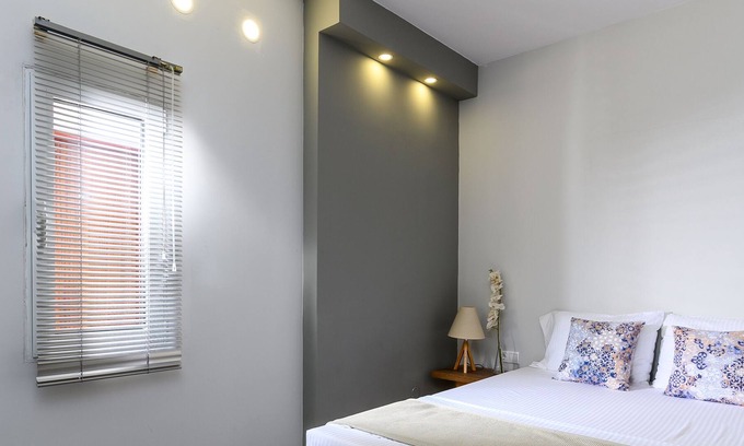 Agkisaras Apartment | Modern apartment by the sea