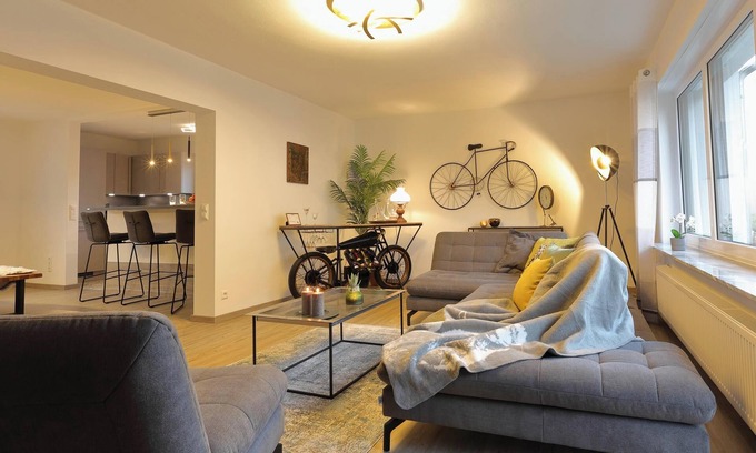 Mastershausen Apartment | Modern Apartment "Zweiradparadies" with Wi-Fi, Terrace & Garden