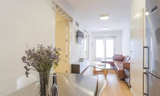 El Putget i Farro Apartment | Modern apartment for 4 in exclusive residential areas of Barcelona