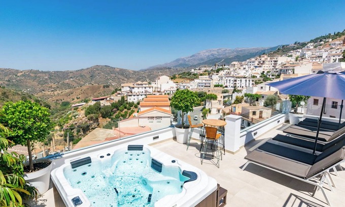 Competa Apartment | Modern apartment in Competa with Mountain View, Shared Pool & Wi-Fi