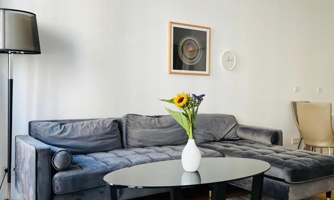 Mitte Apartment | Modern Apartment in Mitte