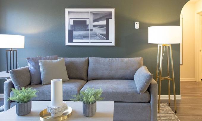 Rochester Apartment | Modern Apartment in Prime Location (ID7894X33)
