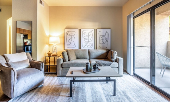 Avondale Apartment | Modern Apartment in Prime Location (ID7763X83)