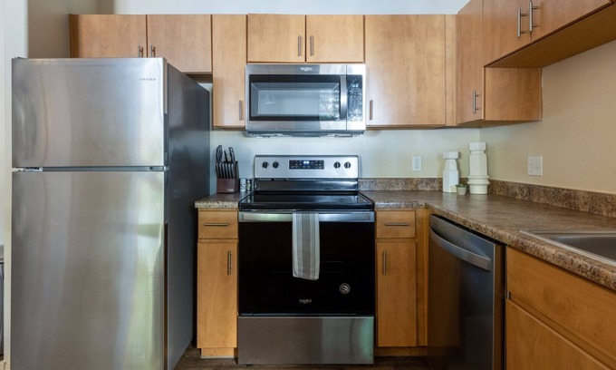 Avondale Apartment | Modern Apartment in Prime Location (ID8149X26)