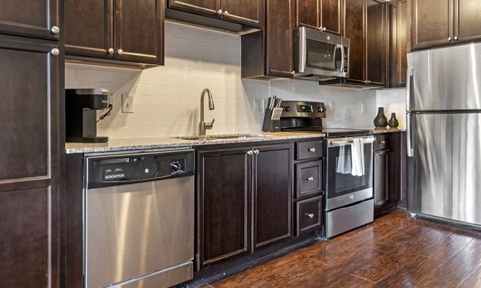 North Raleigh Apartment | Modern Apartment in Prime Location (ID5860X16)