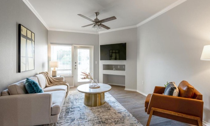 Falconhead Apartment | Modern Apartment in Prime Location ID2249