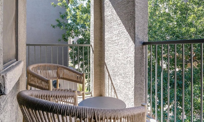 Tucson Apartment | Modern Apartment in Prime Location (ID1401X027)