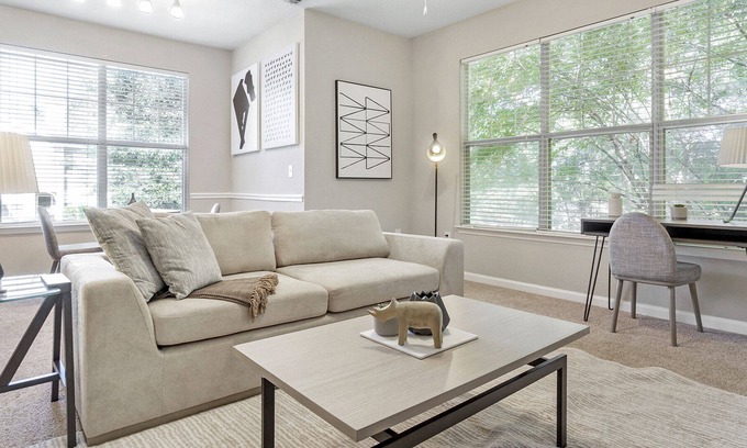 Apex Apartment | Modern Apartment in Prime Location (ID9782X96)