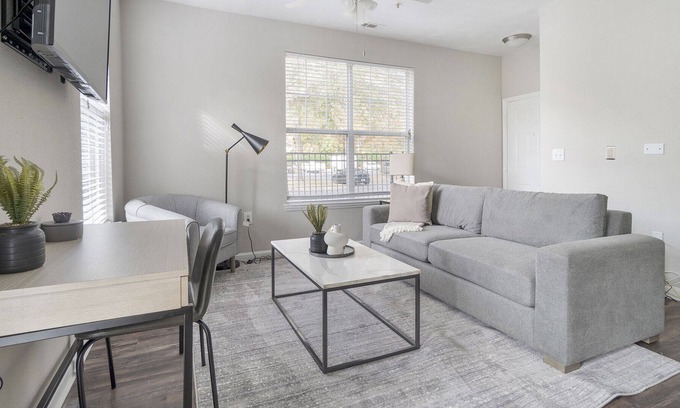 Apex Apartment | Modern Apartment in Prime Location (ID1213X665)