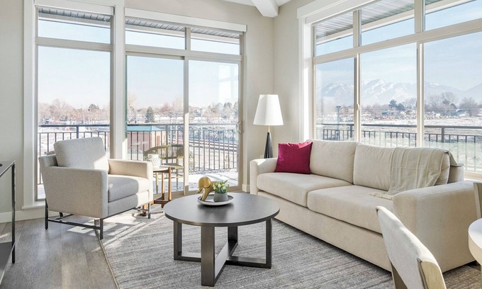 Sandy Apartment | Modern Apartment in Prime Location (ID1266X998)