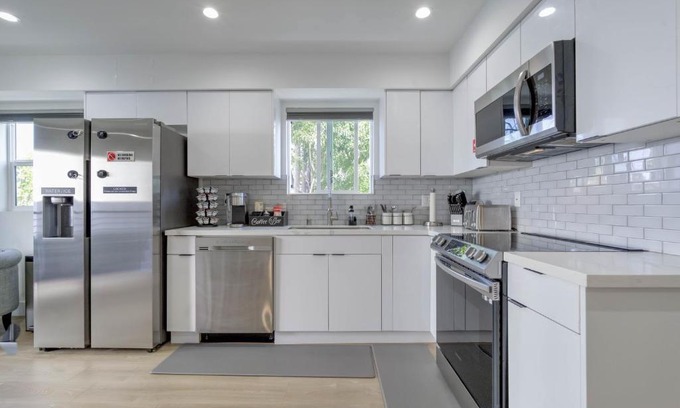 North Hollywood Apartment | Modern Apartment in Studio City