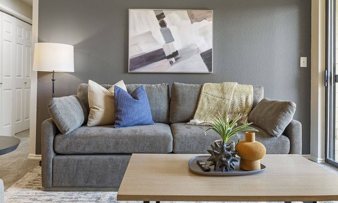 Euless Apartment | Modern Apartment in Prime Location (ID9825X52)
