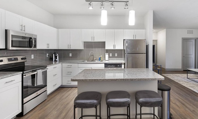 Haltom City Apartment | Modern Apartment in Prime Location (ID1403X362)