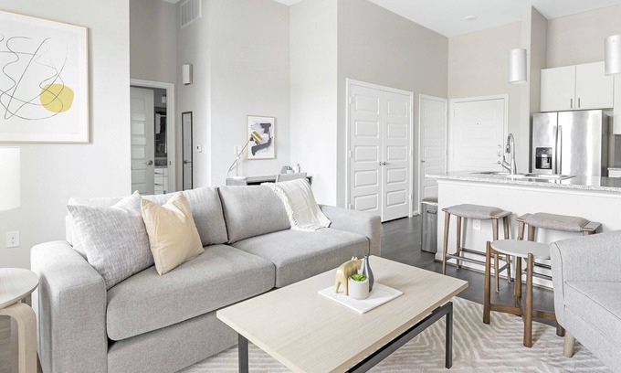 Stone Oak Apartment | Modern Apartment in Prime Location (ID1058X75)
