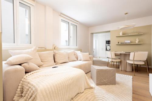 Paris City Center Apartment | Modern apartment Louvre