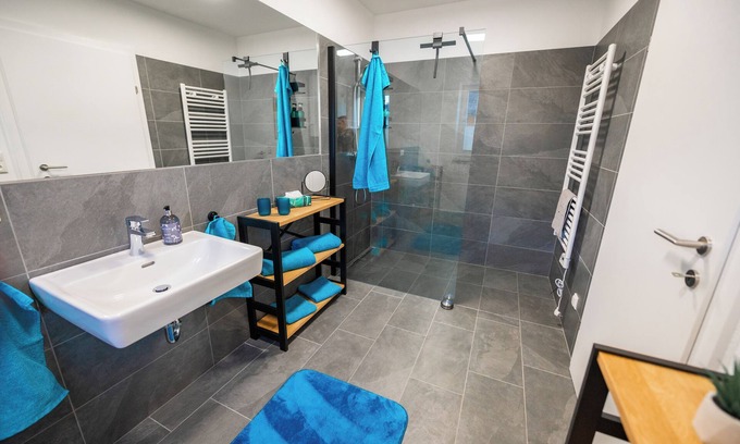 Lengau Apartment | Modern apartment near the lake