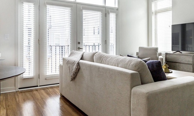 Overland Park Apartment | Modern Apartment in Prime Location (ID6631X57)