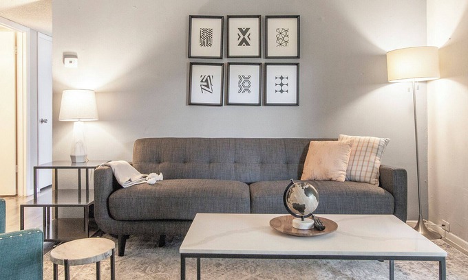 St. Petersburg - Clearwater Apartment | Modern Apartment in Prime Location (ID3735X8)