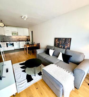 Suresnes Apartment | Modern apartment with balcony