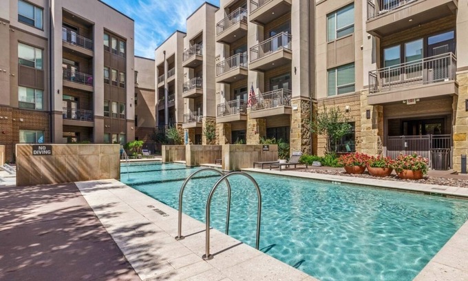 Frisco Apartment | Modern Apt at Star District near Cowboys Stadium
