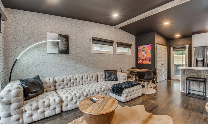 Church Street House | Modern Atlanta Retreat: Private Hot Tub & Yard!