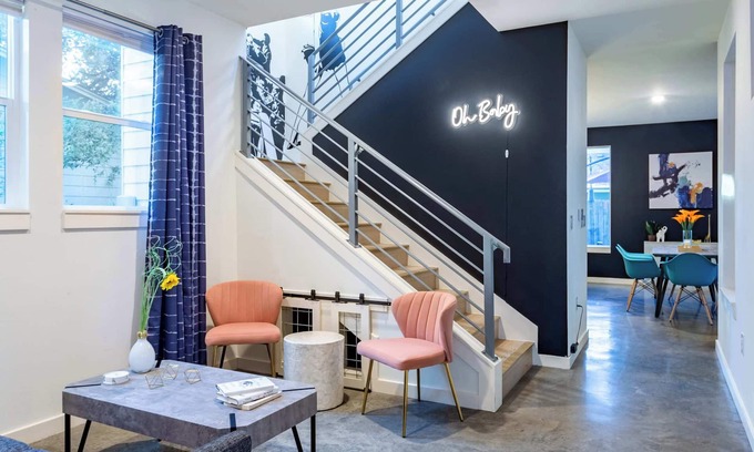 Holly House | Modern ATX Mansion Walk to 6th Street