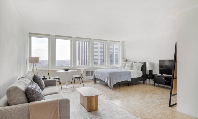Prudential - St. Botolph Apartment | Modern Back Bay Studio w/Gym, W/D near Newbury St by Blueground