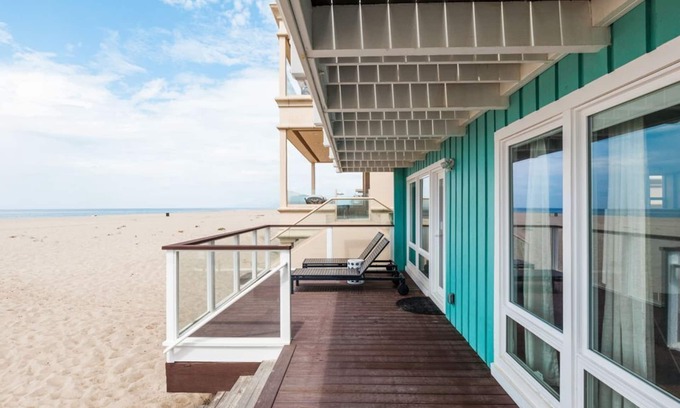 Oxnard Shores House | Modern Beach Front Bungalow