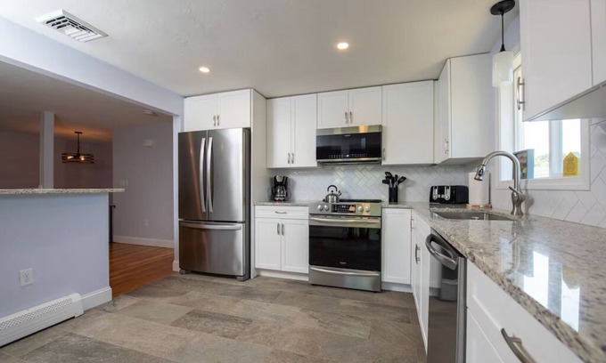 Manomet House | Modern Beach House - Just renovated 3 Bedroom Family Home