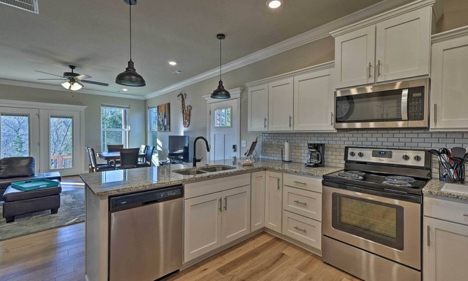 Holiday Island House | Modern Beaver Lake Gem at ‘Holiday Island!’