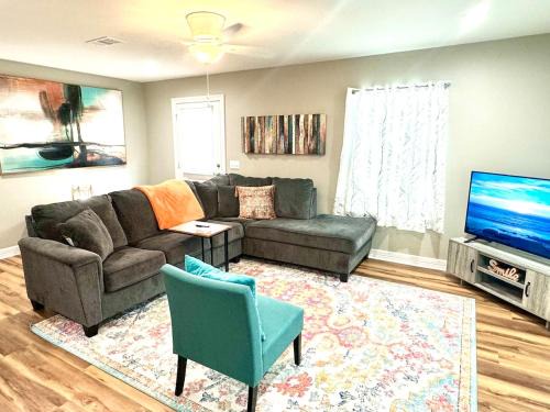 Nederland House | Modern Boho 2BR 2BA Home on Quiet Street