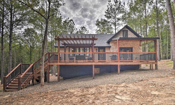 Broken Bow Cabin | Modern Broken Bow Cabin: Large Deck, BBQ & Pergola