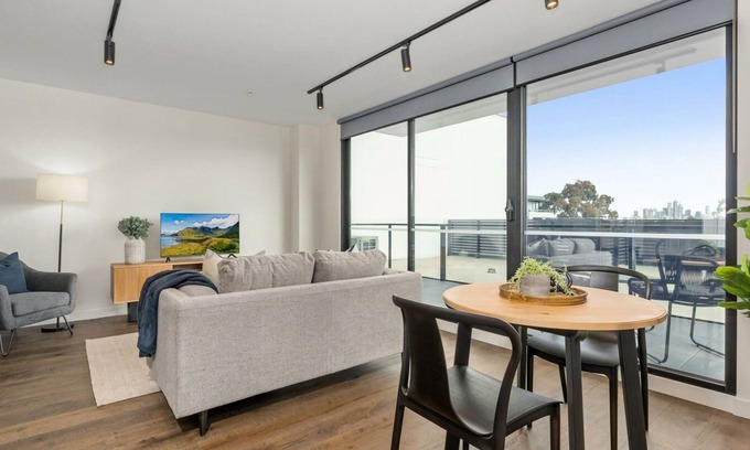 Brunswick Apartment | Modern Brunswick IMEL