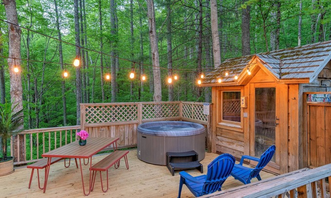 Fairview Cabin | Modern Cabin: Hot Tub & Sauna - 25 to AVL - Fireplace, Porch Swings & Privacy