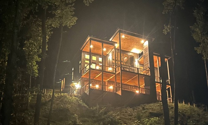 Morganton Cabin | Modern Cabin in Blue Ridge - August & Fall Availbility - Bring Your BOAT !