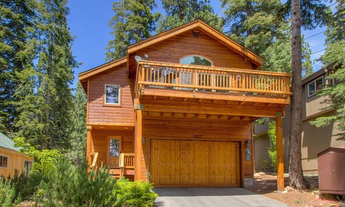 Carnelian Bay House | Modern Cabin/Walk To Lake Tahoe/Access To All Tahoe Resorts