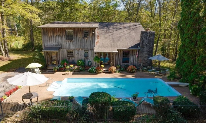 Hendersonville House | Modern Cabin With Pool Near Nashville!